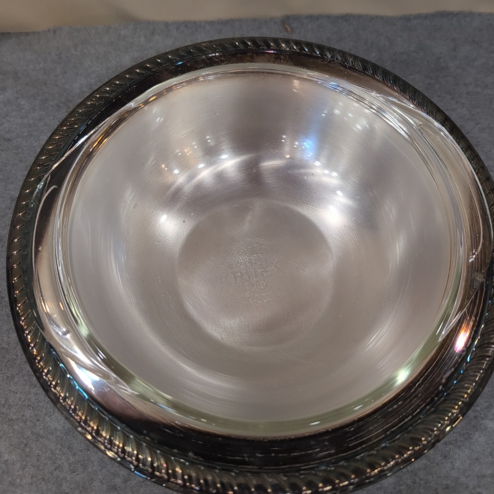 Vintage Silver Plated FB Rogers Bowl w/ Pyrex Casserole Dish w/ Lid - Picture 5 of 13